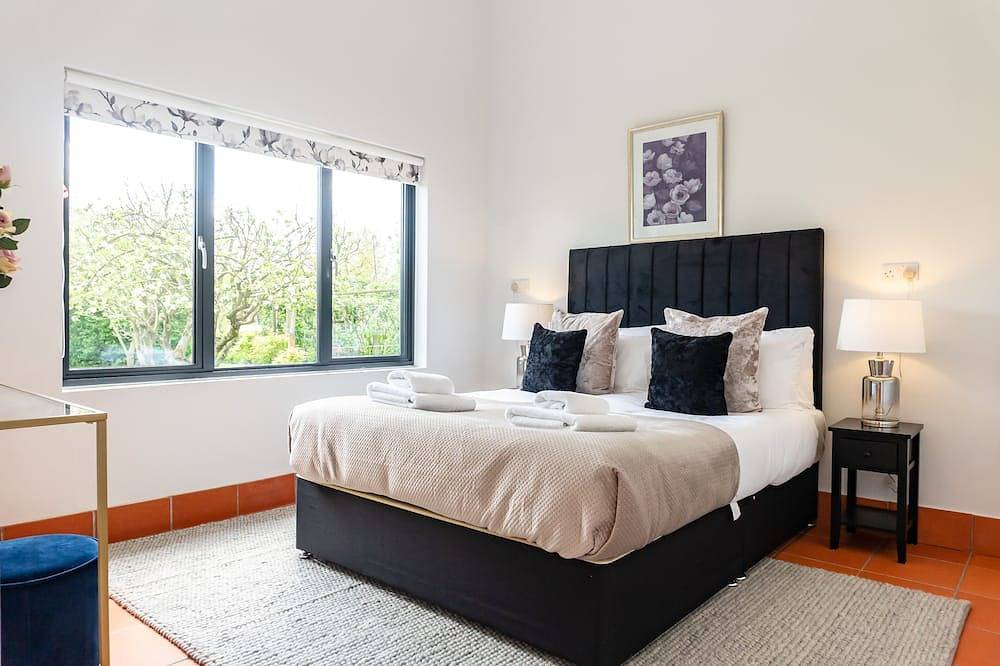 Entire apartment, Quarry View Studio in Shrewsbury with Parking in Shrewsbury, Shropshire