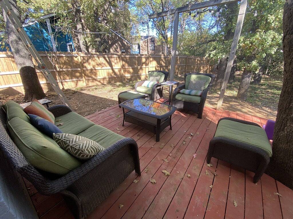 Ideal Beautiful Vacation Rental for Fans- Walk to At&T Stadium. Park 4 cars in Arlington, Tarrant County