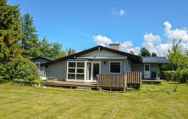 Ferieudlejning for 5 personer, med terrasse og have i Marielyst