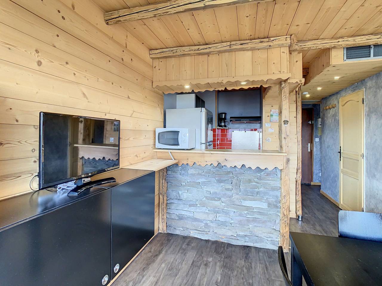 Studio entier, Appartement rénové 4 pers, montagne, accès skis aux pieds in La Toussuire, Fontcouverte-la-Toussuire