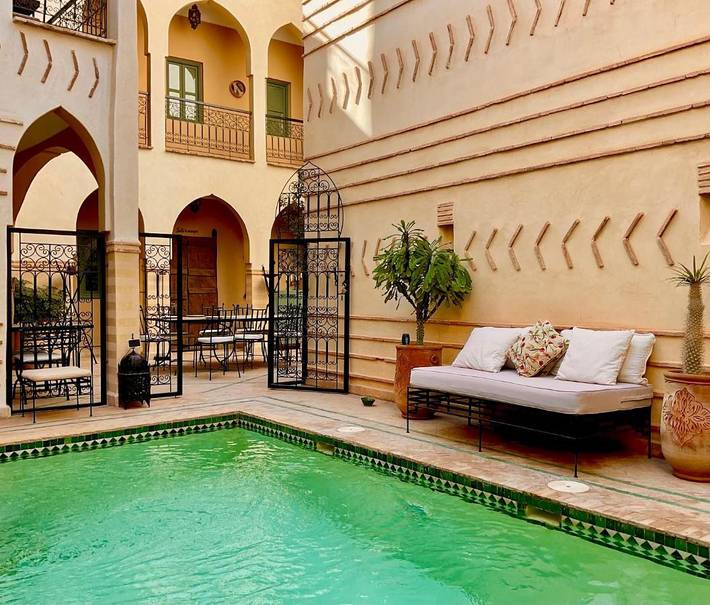 Maison d’hôte pour 2 personnes, avec balcon et bassin pour enfant ainsi que piscine et vue