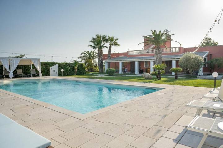 B&b per 2 persone, con Terrazza e Idromassaggio nonché Giardino e Piscina a Alezio