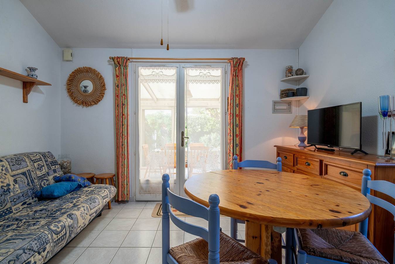 Maison de vacances 'Hameau Du Soleil' avec piscine partagée, terrasse privée et jardin privé in Vendres, Côte méditerranéenne (France)