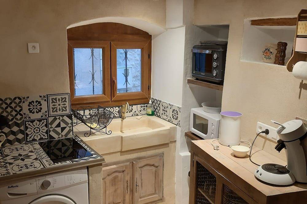 Charming village house (year-round rental) in Montmeyan, Brignoles region