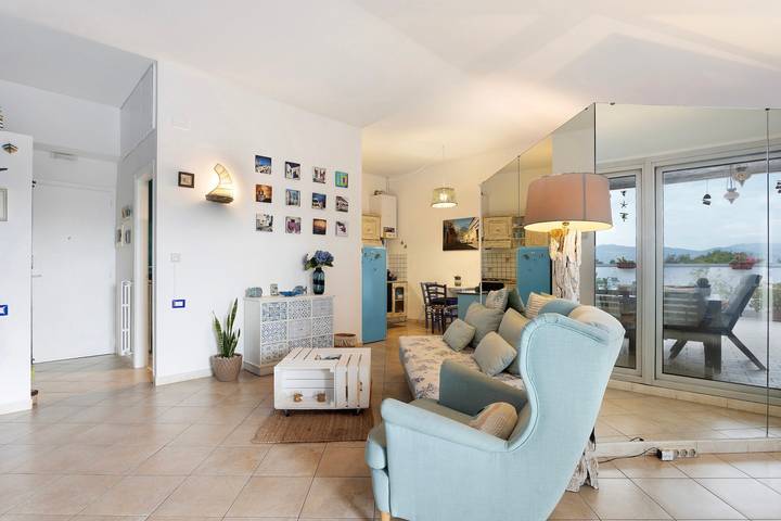Ganze Wohnung, Penthouse 'Attico Con Terrazza' mit Bergblick, Gemeinschaftsterrasse & Klimaanlage in Viareggio, Italienische Riviera