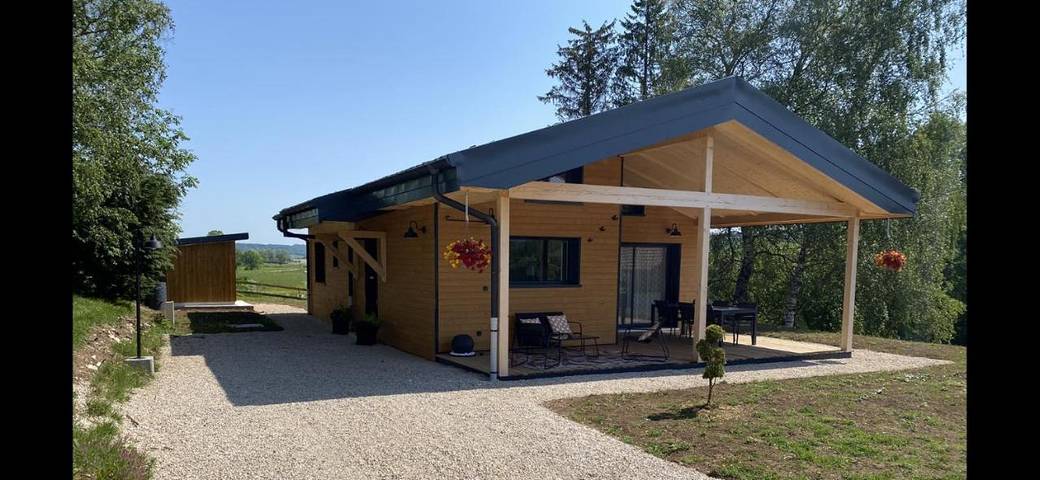 Gîte pour 6 personnes, avec Terrasse ainsi que Jardin et Vue à Pierrefontaine-les-Varans