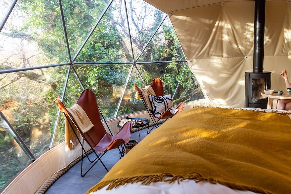 Treehouse Dome @ Fernwood.eco with private sauna in Connemara