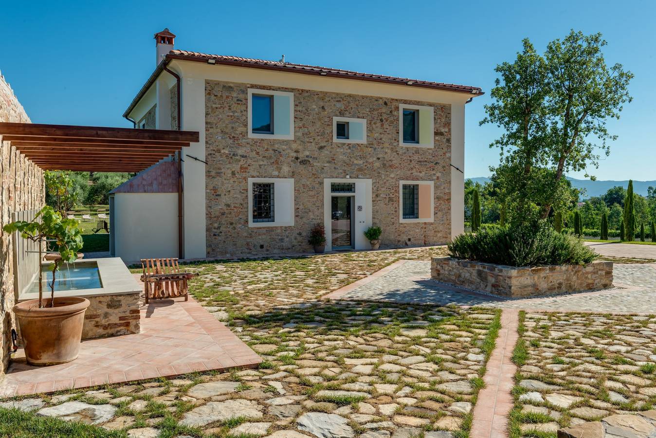 Villa 'Fattoria Mantellassi' con giardino privato, Wi-Fi e aria condizionata in Quarrata, Provincia di Pistoia