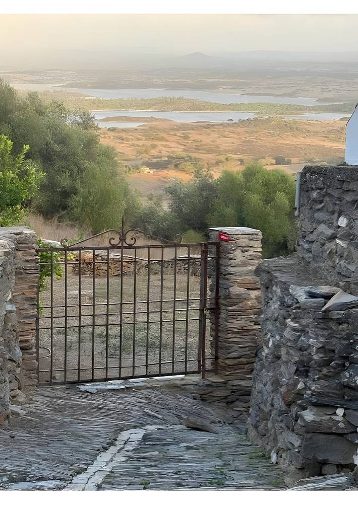 Ganze Wohnung, Apartment 'Casa Tia Anica I' mit Seeblick, Wlan und Klimaanlage in Praia Fluvial de Monsaraz, Monsaraz