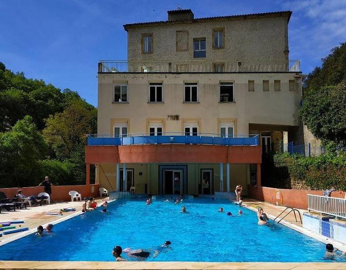 Appartement de vacances pour 4 personnes, avec piscine et sauna ainsi que vue et terrasse, animaux acceptés