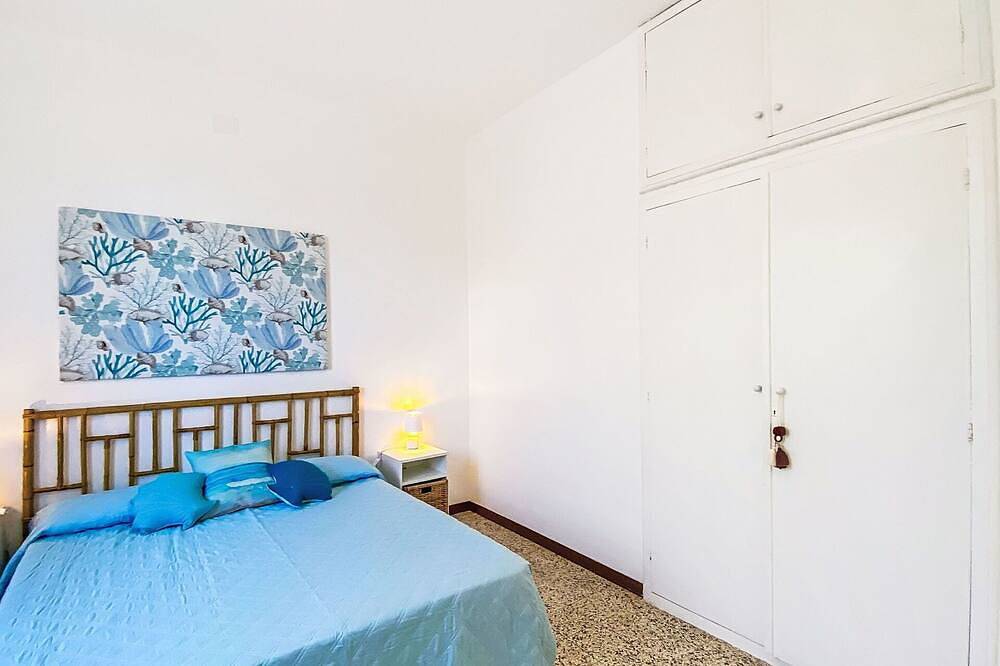 Entire apartment, Lovely apartment for 6 people with Wifi, Tv, patio and pets allowed in Castiglioncello, Rosignano Marittimo