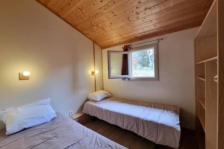 Gîte pour 6 personnes, avec jardin à Usson-en-Forez - 4