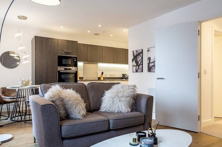 Glamping for 4 people, with garden in Birmingham