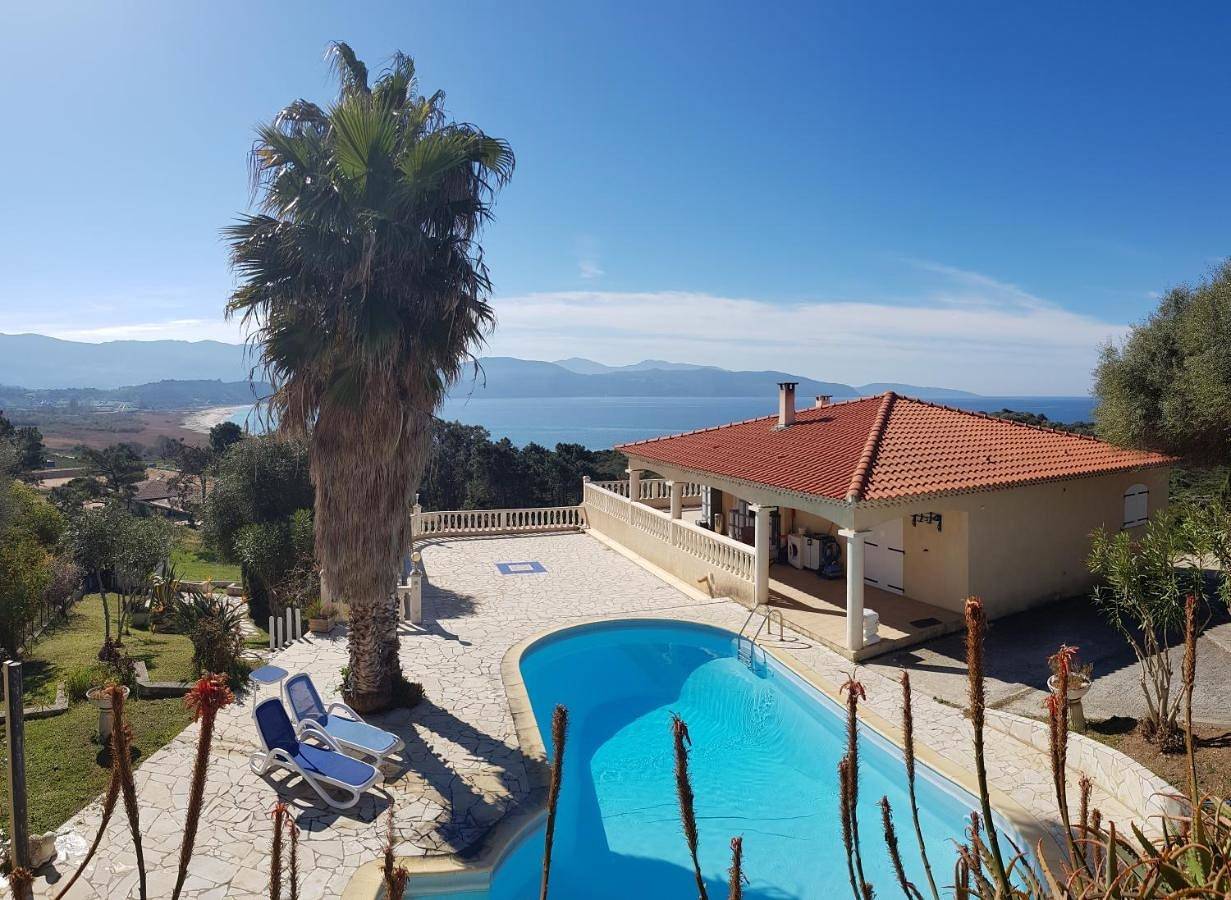 Appartement entier, Villa Liamone Studio für 3 Personen , 400 m vom Strand, Pool, Klimaanlage in Sagone, Coggia