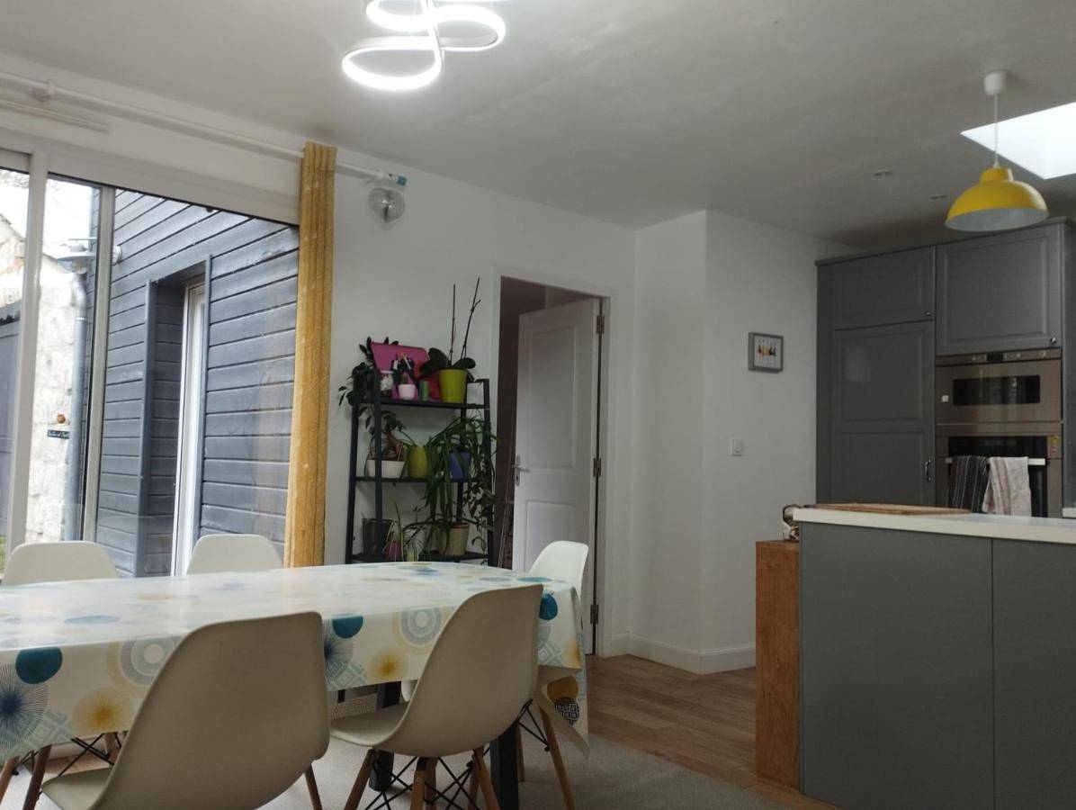 Appartement entier, One-Bedroom Apartment in Le Lion-d'Angers, Vallée de la Loire