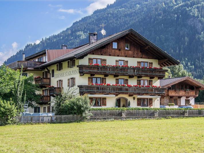 Ferienwohnung für 3 Personen, mit Balkon und Garten sowie Sauna und Ausblick in Ried im Zillertal