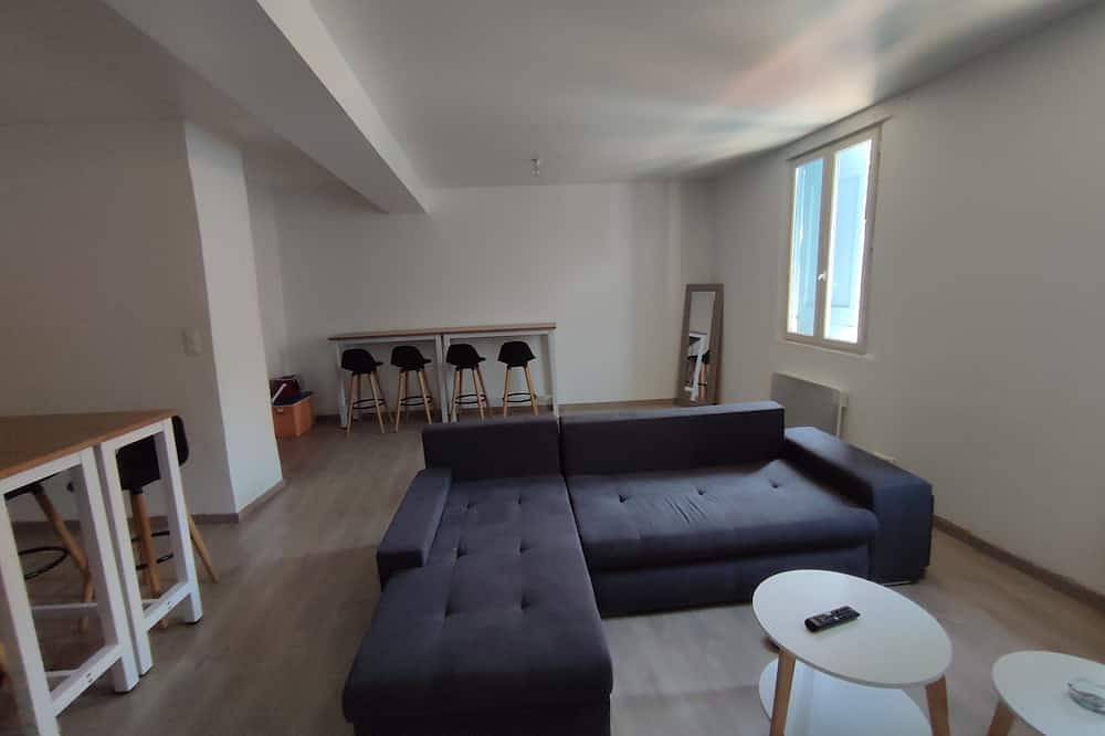 Entire apartment, A 20 min des Stations Appartement Très Paisible in Tarascon-sur-Ariège, Ariège