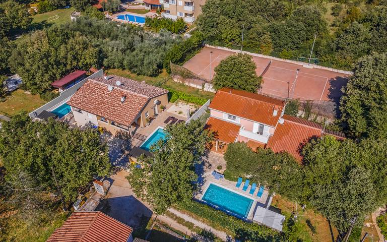 Villa pour 6 personnes, avec piscine et jardin à Barbariga - 2