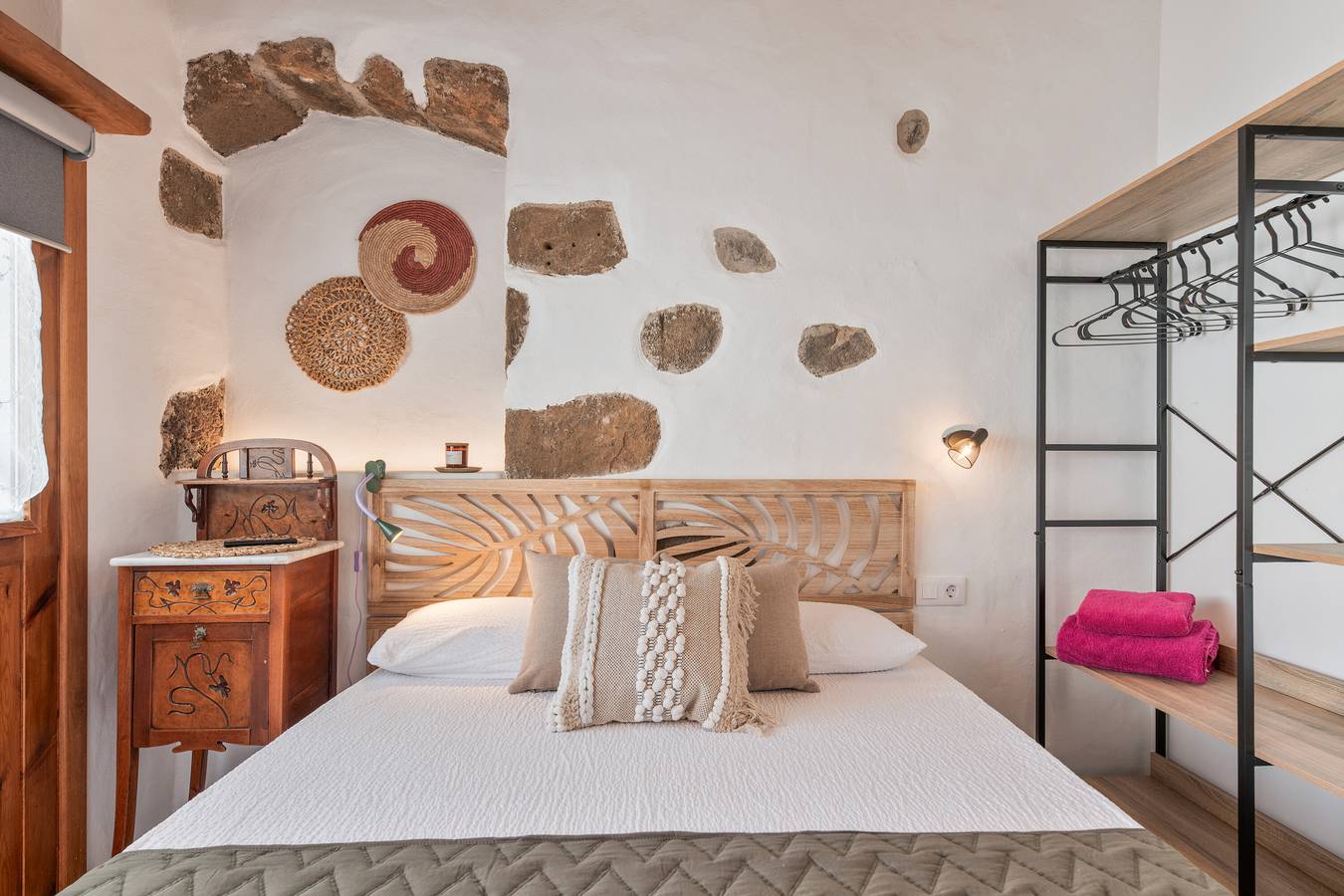 Appartement entier, Vacances 'Tabayesco' avec vue sur la montagne, piscine partagée et Wi-Fi in Tabayesco, Haría