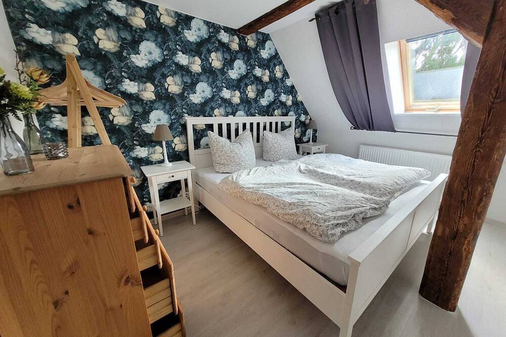 Ganze Wohnung, Großzügige Wohnung mit Terrasse, Garten und Kamin in ruhiger Umgebung in Vollrathsruhe, Mecklenburgische Seenplatte
