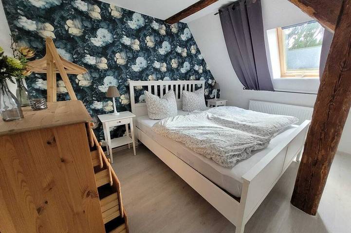 Ganze Wohnung, Großzügige Wohnung mit Terrasse, Garten und Kamin in ruhiger Umgebung in Vollrathsruhe, Mecklenburgische Seenplatte