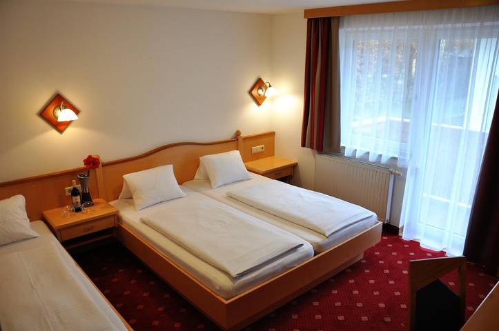 Dreibettzimmer mit Dusche, Wc in Hohe Tauern, Dorfgastein