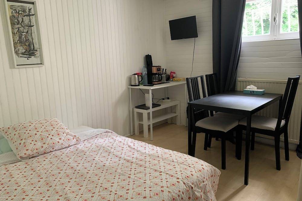 Two bedrooms with private bathroom.  in Planfoy, Regionaler Naturpark Pilat