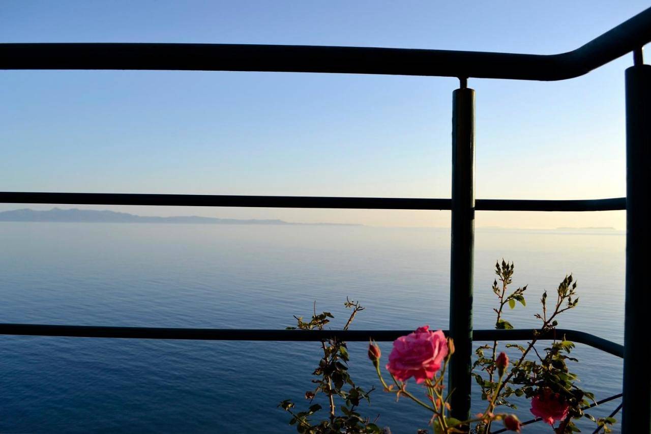 Triple Room with Sea View in Himarë, Vlorë