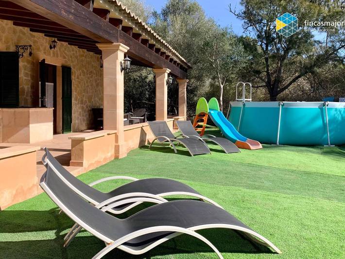 Ferienhaus für 4 Personen, mit Balkon und Pool sowie Garten - 1