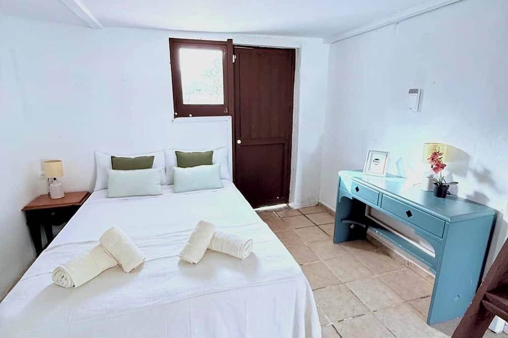 Entire apartment, Bossa apartment in Ses Figueretes, Ibiza (Municipality)