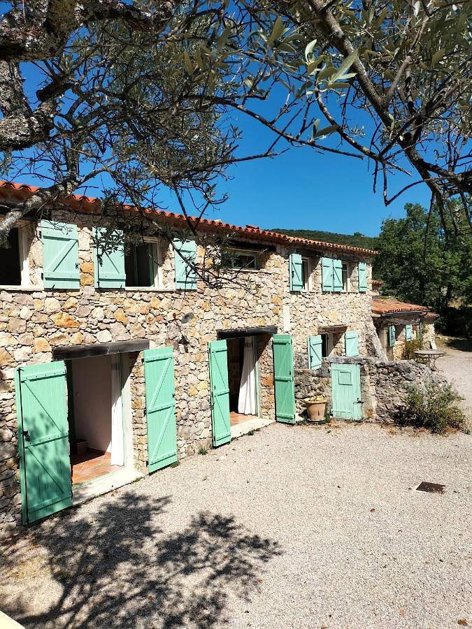 Location de vacances pour 7 personnes, avec piscine ainsi que jardin et vue à Mons (Var) - 4