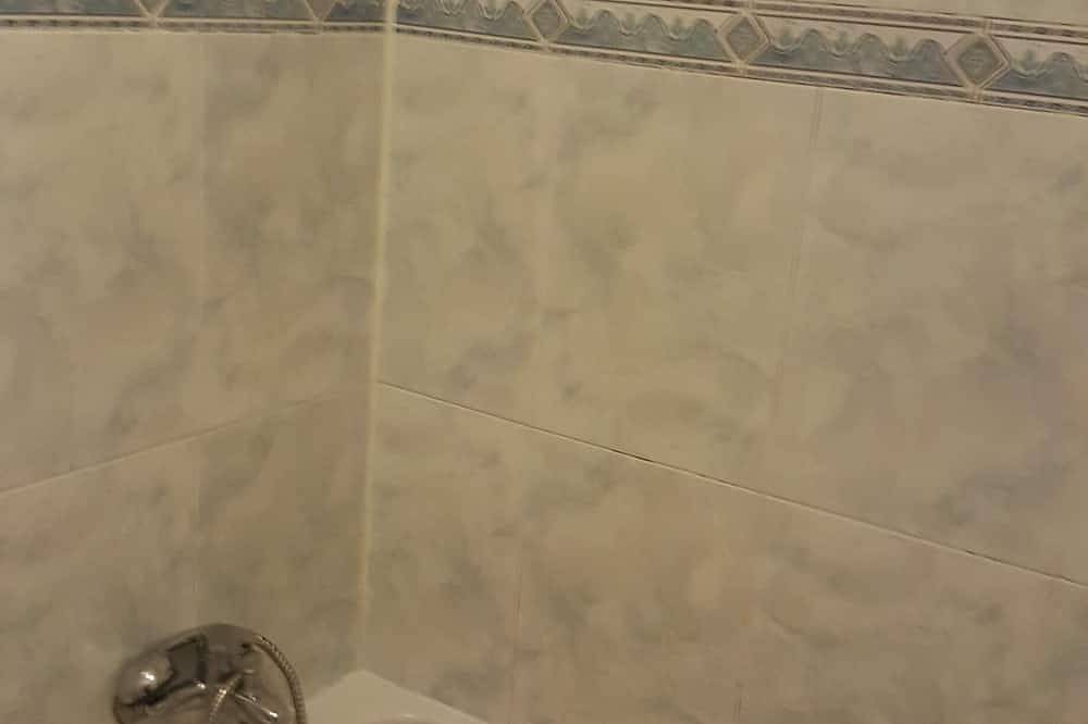 Entire apartment, Apartment in Ponta Delgada - Central and with good location in São Miguel Island, Ponta Delgada