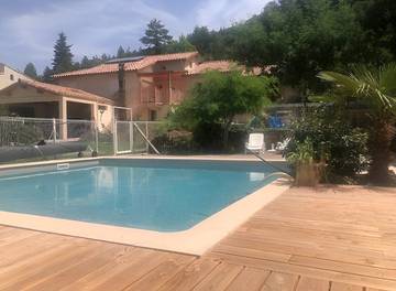 Gîte pour 2 personnes, avec piscine et jardin à Lodève