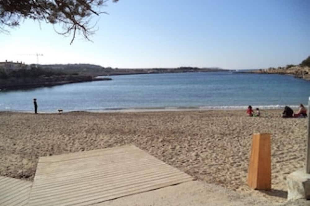 Appartement entier, Apartment no. 3 - for 2 persons, quiet, close to the beach, in Playa Es Pouet, Sant Josep de sa Talaia