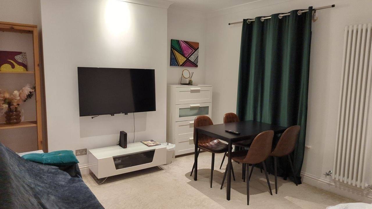 Entire holiday apartment, Fully-equipped flat in the city of London in Waltham Forest, London