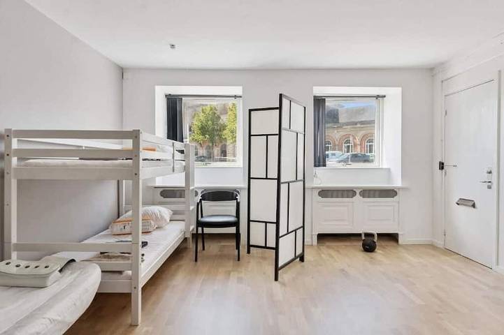 Ganze Wohnung, J.F. Kennedy Suite in the heart of Aalborg in Aalborg, Limfjord in Nordjütland