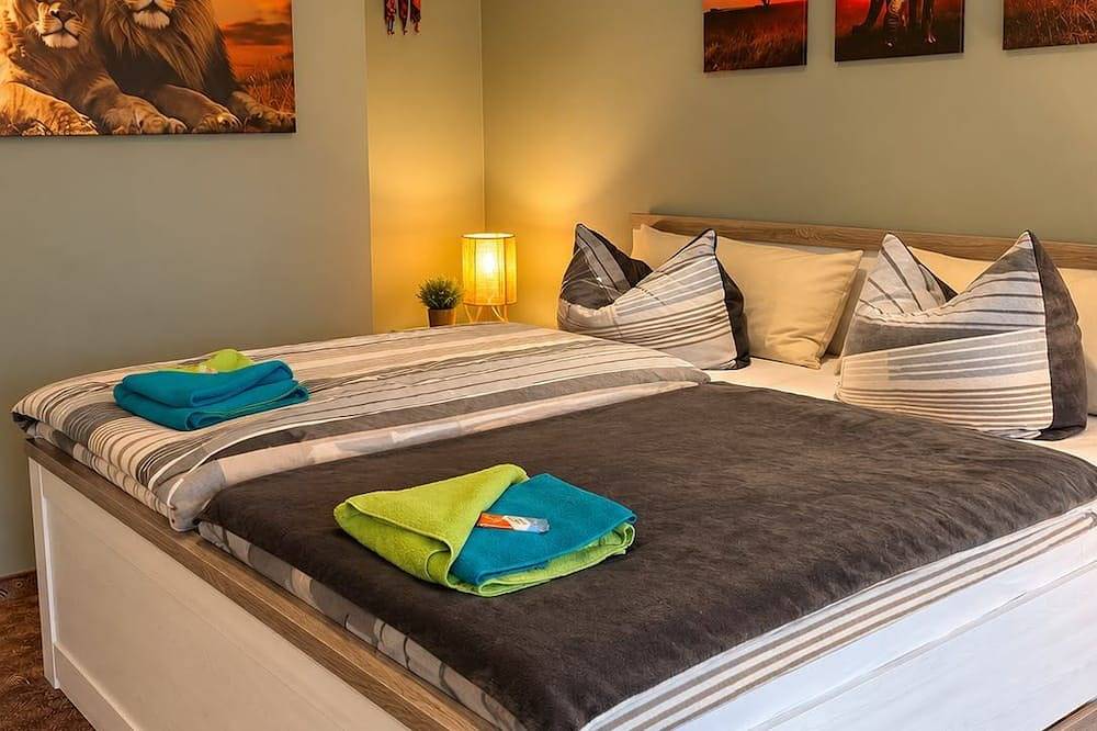 Ganze Wohnung, Gemütliche Ferienwohnung 
Herrenhaus
Mit kleiner Küche für Selbstversorger in Lieberose, Dahme-Spreewald