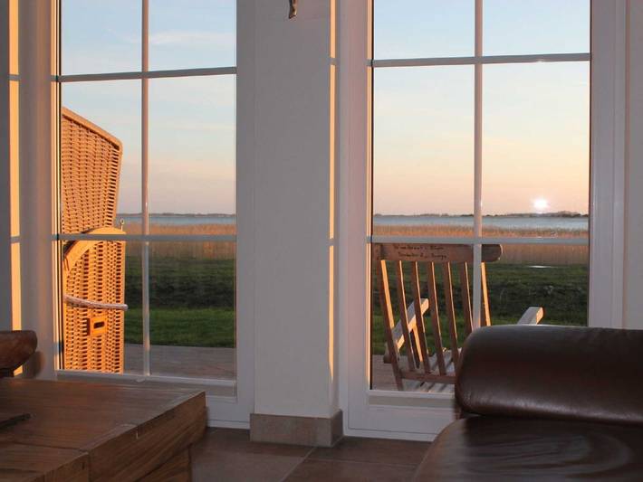 Ferienwohnung für 4 Personen, mit Garten und Seeblick sowie Balkon und Ausblick, kinderfreundlich in Juliusruh