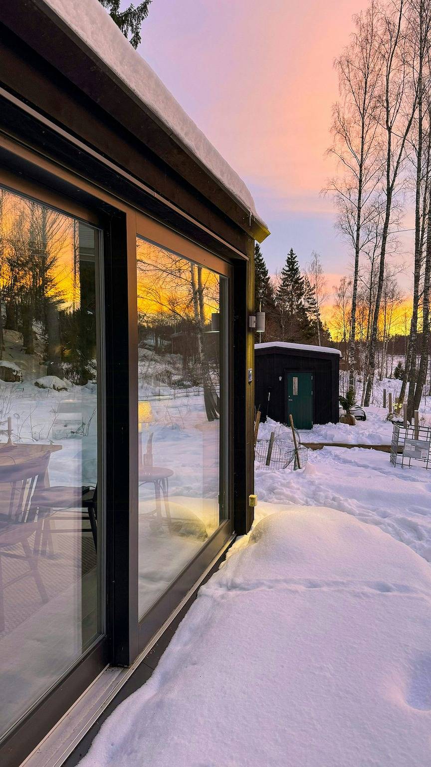 Moderne Hütte mit Sauna am See in Bjäsäter in Stjärnorp, Östergötland