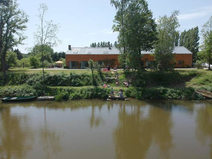 Location de vacances pour 4 personnes, avec vue ainsi que jardin et vue sur le lac, adapté aux familles à Florennes - 2