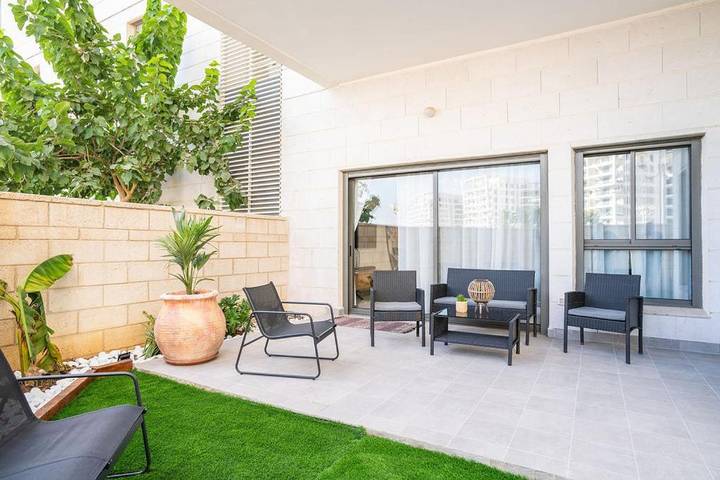 Appartement de vacances pour 8 personnes, avec piscine ainsi que balcon et vue