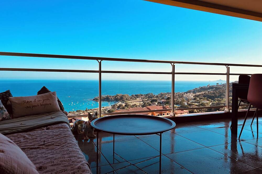 Appartement entier, Appartement avec vue panoramique sur les îles sanguinaires in Ajaccio, Golfe D'Ajaccio