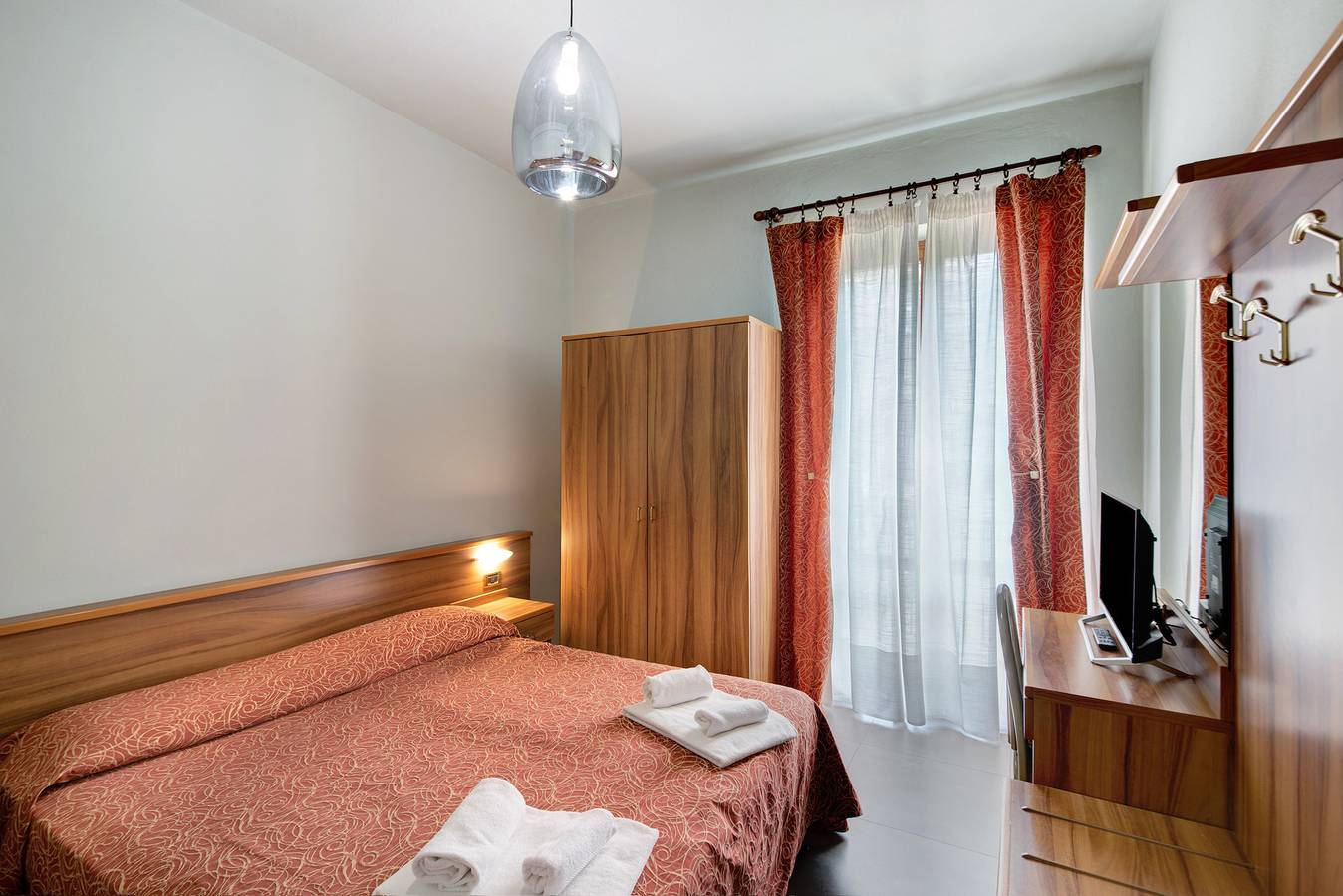 Entire apartment, Apartment 'Residence Paradiso Bilocale 101' with Balcony, Wi-Fi and Air Conditioning in Moneglia, Riviera di Levante