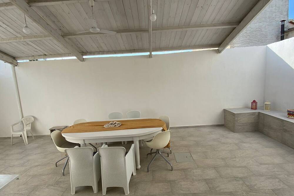Villa 5 mt from beach. Location in a totally peaceful situation in Casalabate, Provincie Lecce