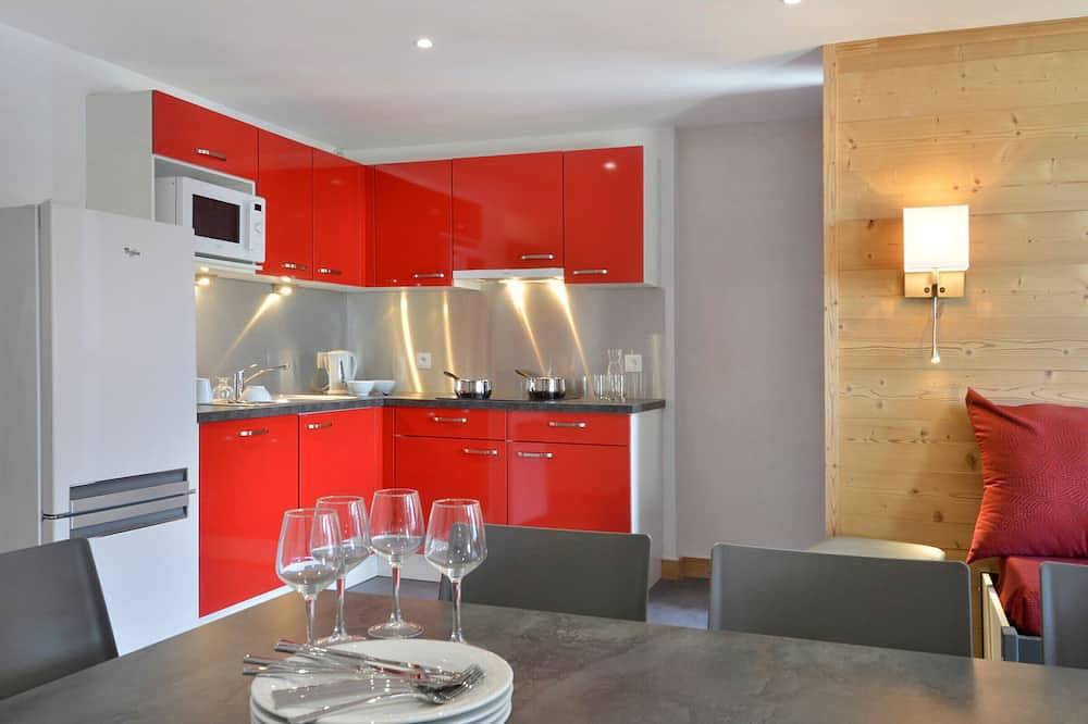 Entire apartment, Spacious renovated apt, 3 rooms + cabin, near slopes, 8 ppl, pets allowed in La Plagne, La Plagne-Tarentaise