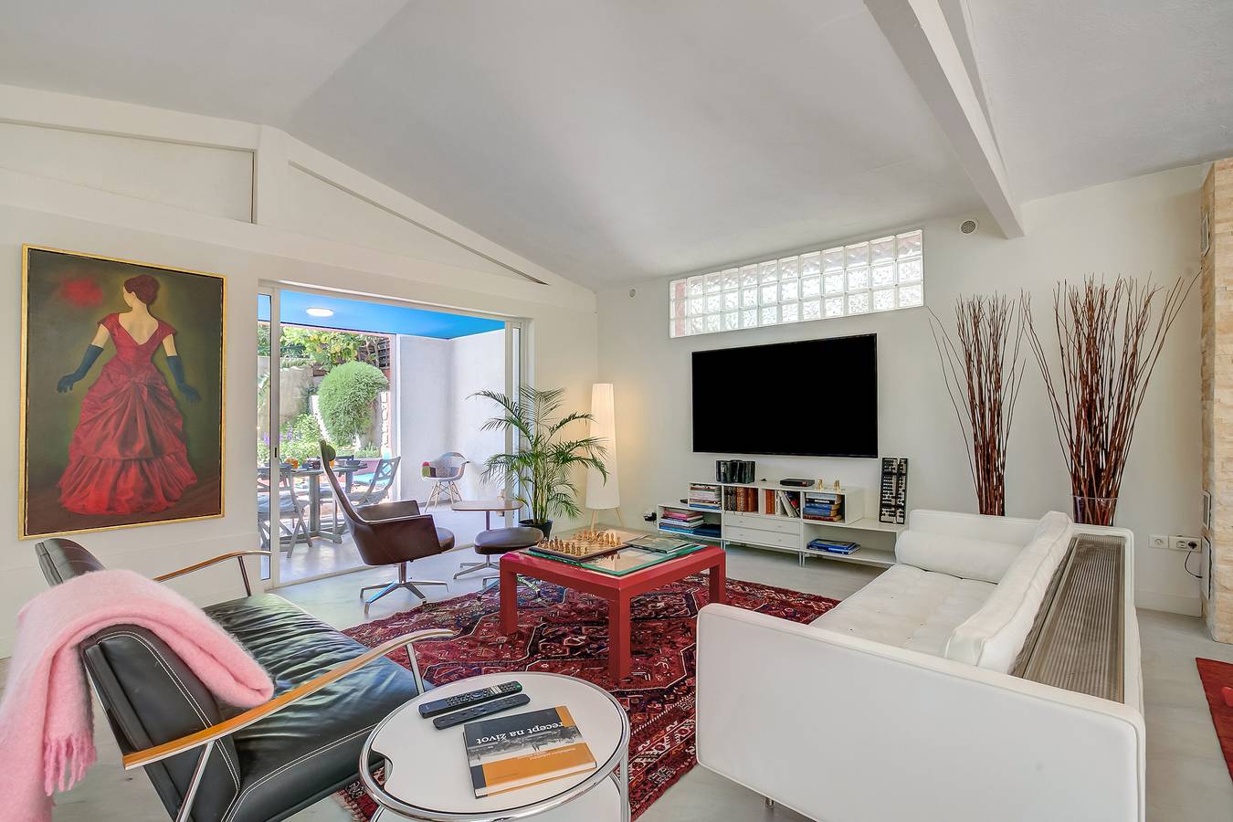 Artful Loft Retreat - Terrace, Parking in Antibes, Mediterranean Coast (France)