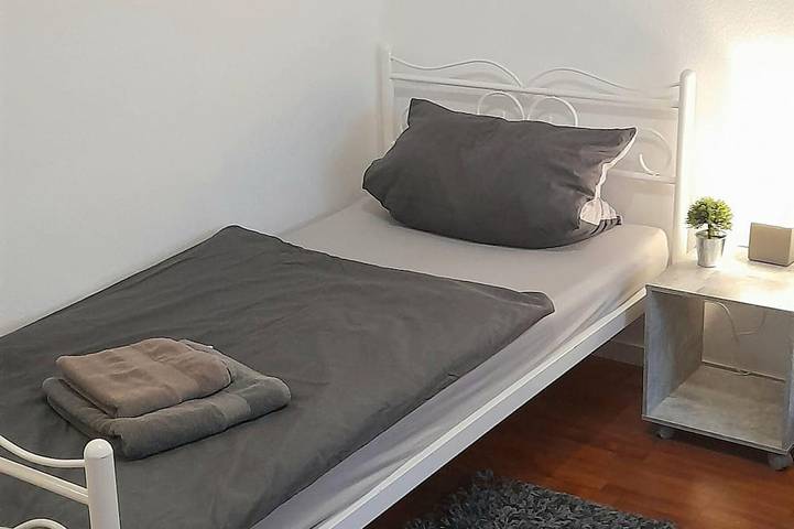 Gîte pour 8 personnes, avec jardin dans Langgons - 3