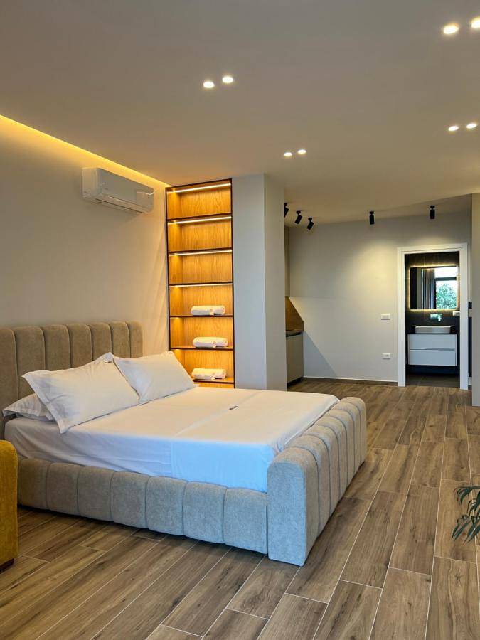 B&b per 2 persone, con Balcone e Terrazza nonché Giardino e Panorama a Saranda