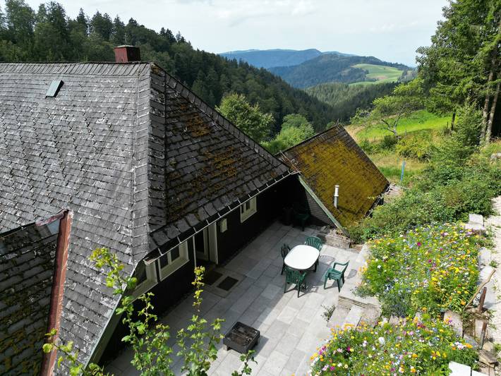 Hütte für 9 Personen, mit Garten