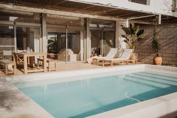 Gîte pour 8 personnes, avec vue ainsi que piscine et jardin, animaux acceptés dans Poble Nou Del Delta